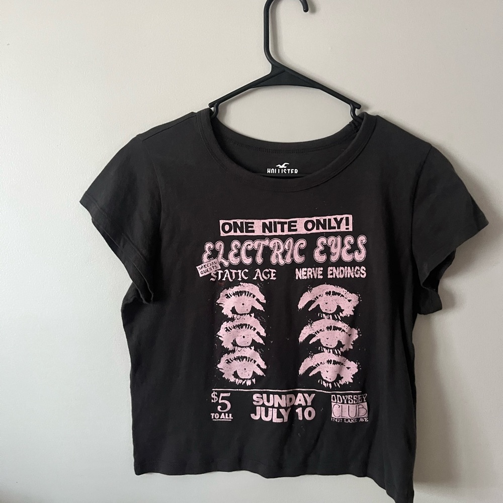 Black graphic crop top